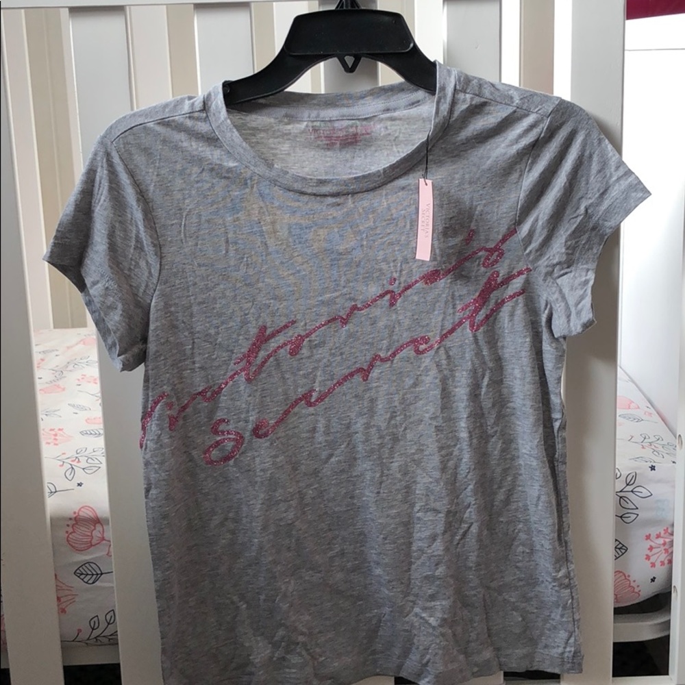 NWT gray Victoria’s Secret t-shirt
